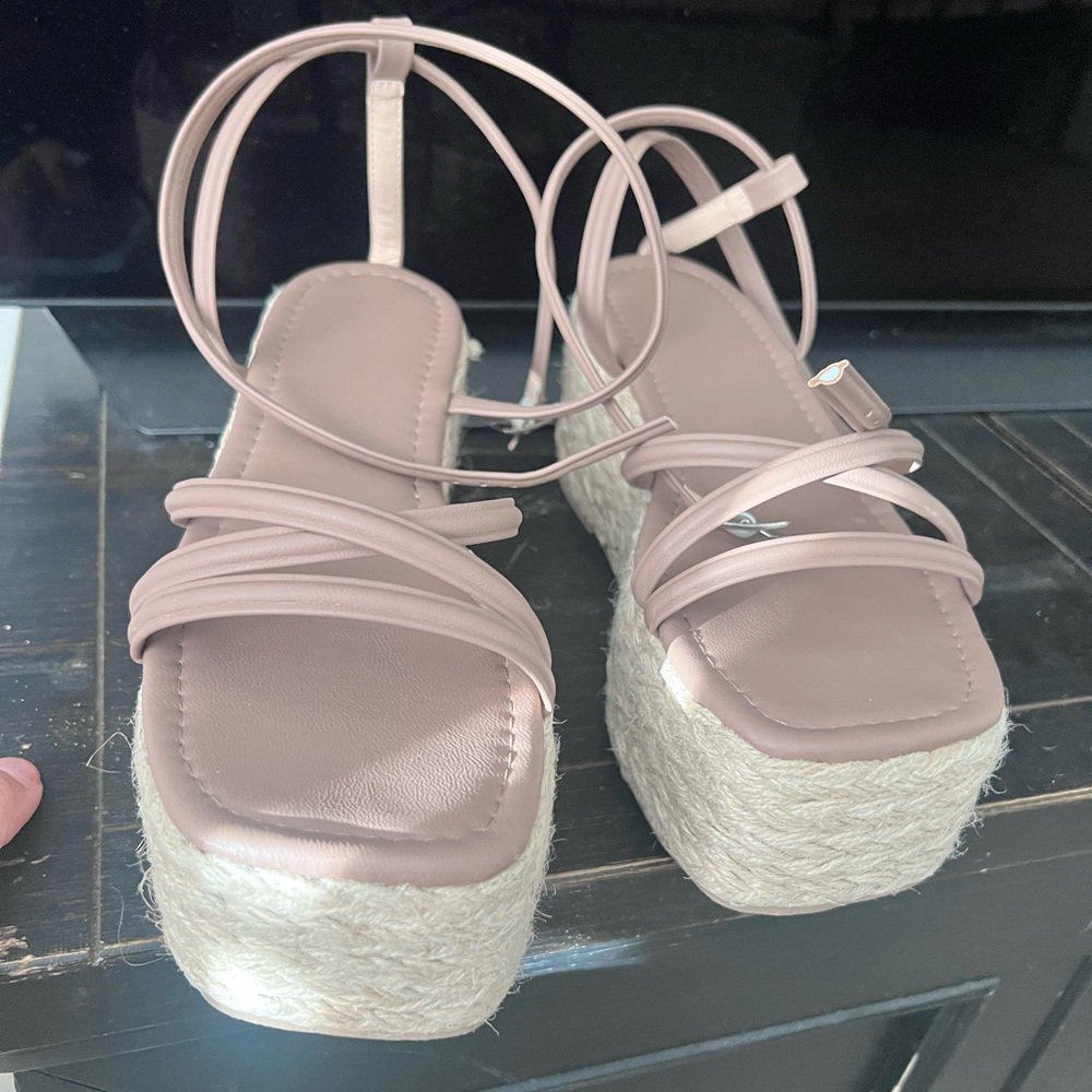 Women's Strappy Platform Sandals - Taupe